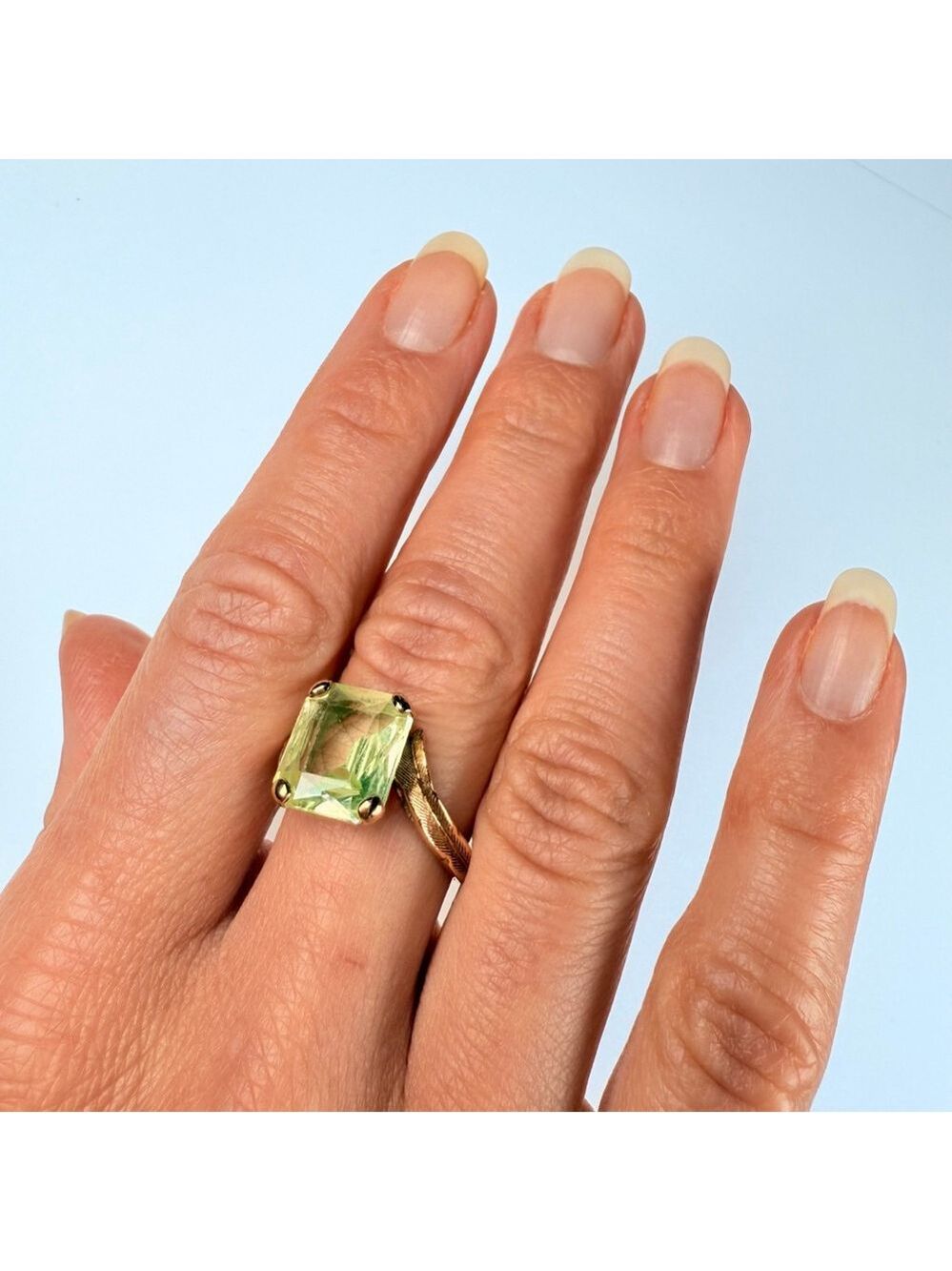 Estate 10K Gold 6.5 CT Green Spinel Feather Design Cocktail Vintage MCM Ring - Picture 11 of 13
